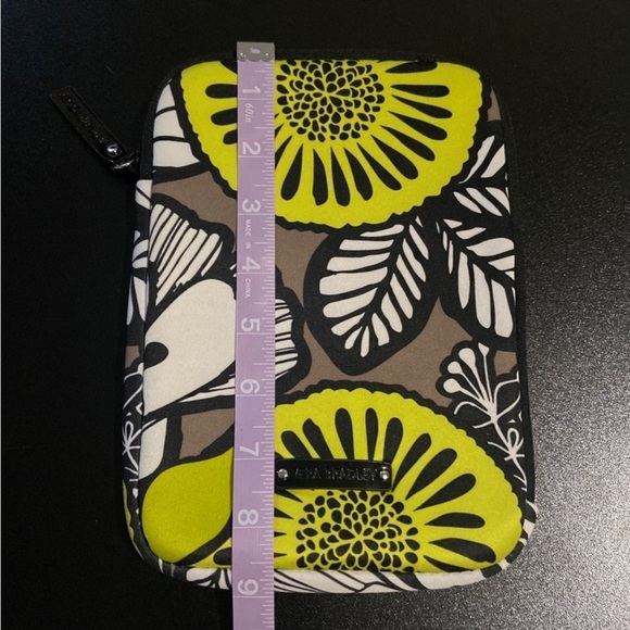 2 for 30✨Vera Bradley Mini ipad and tablet sleeve - Picture 2 of 5